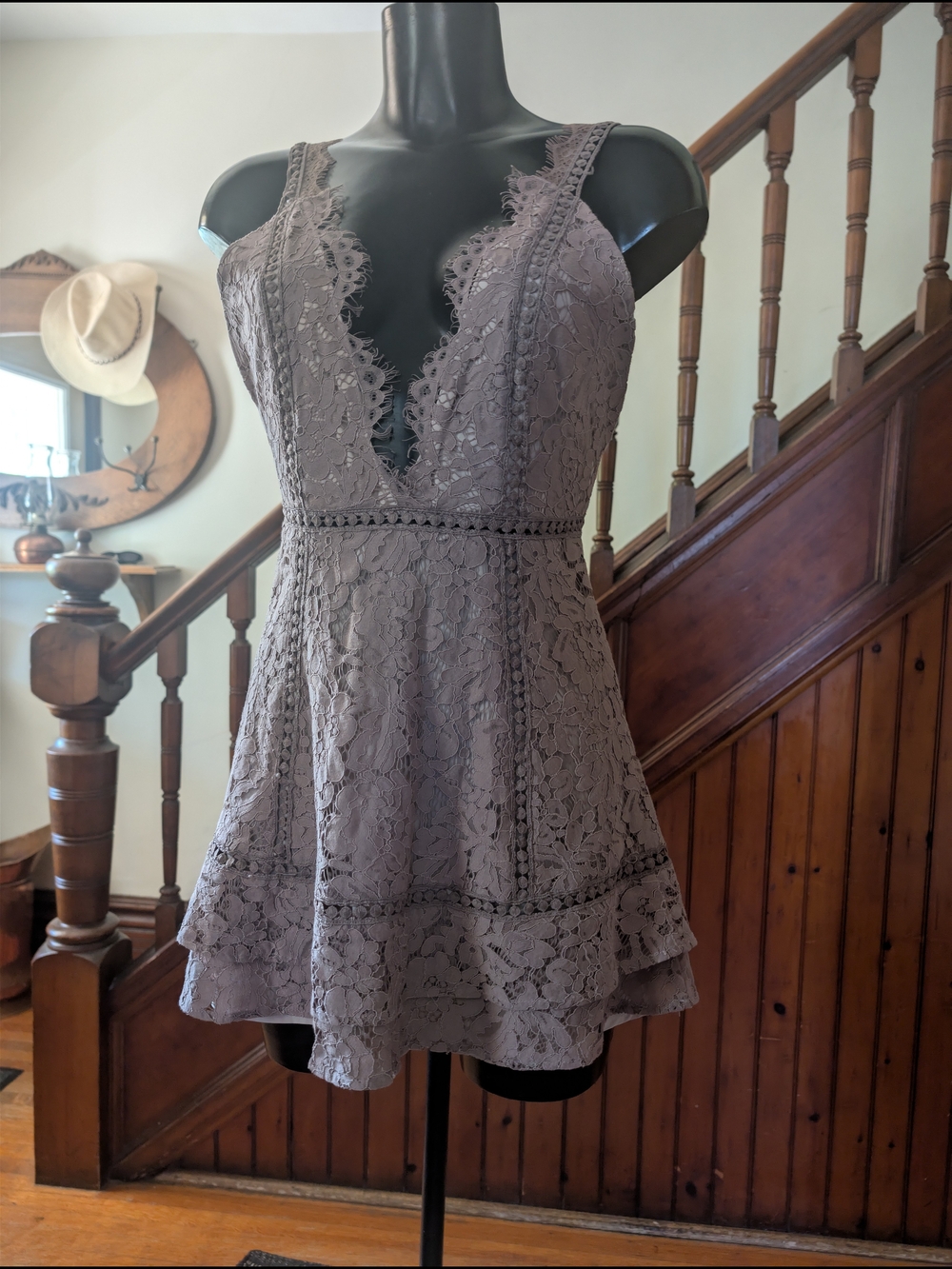 ✨ Stunning Tobi Open-Back Lace Skater Dress ✨
